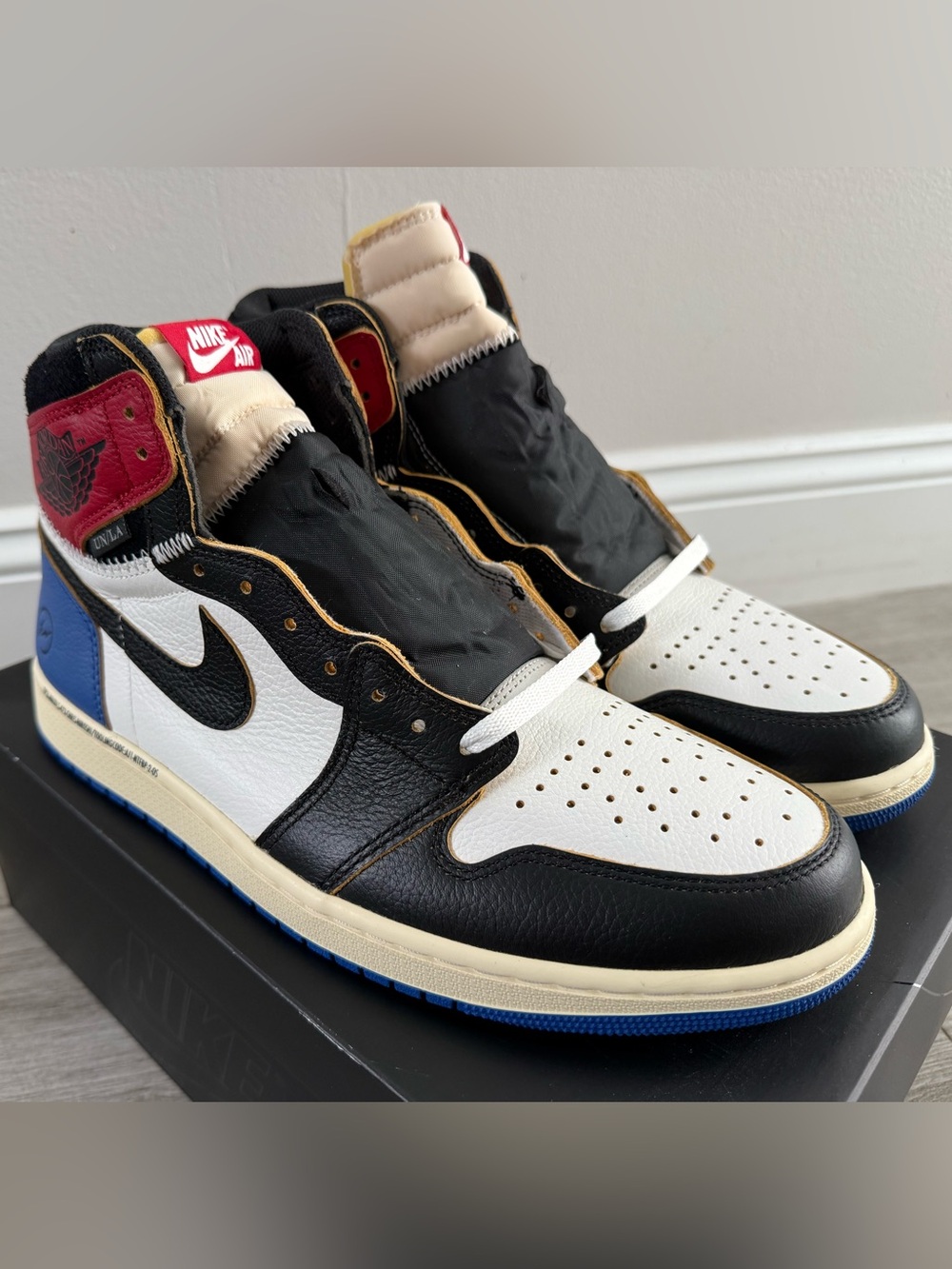 Fragment Union LA Air Jordan 1 Retro High Varsity Red IO7847-002 Black Royal 12 - Picture 3 of 12